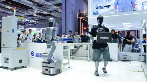 越疆超级工厂方案 多形态机器人与数据反哺双擎驱动，领跑工业智能数据处理新范式